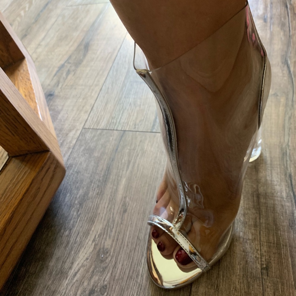 Shoes - Picture 2 of 6